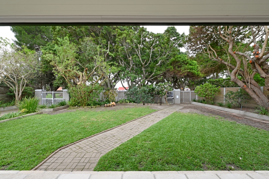 3 Bedroom Property for Sale in Bergvliet Western Cape
